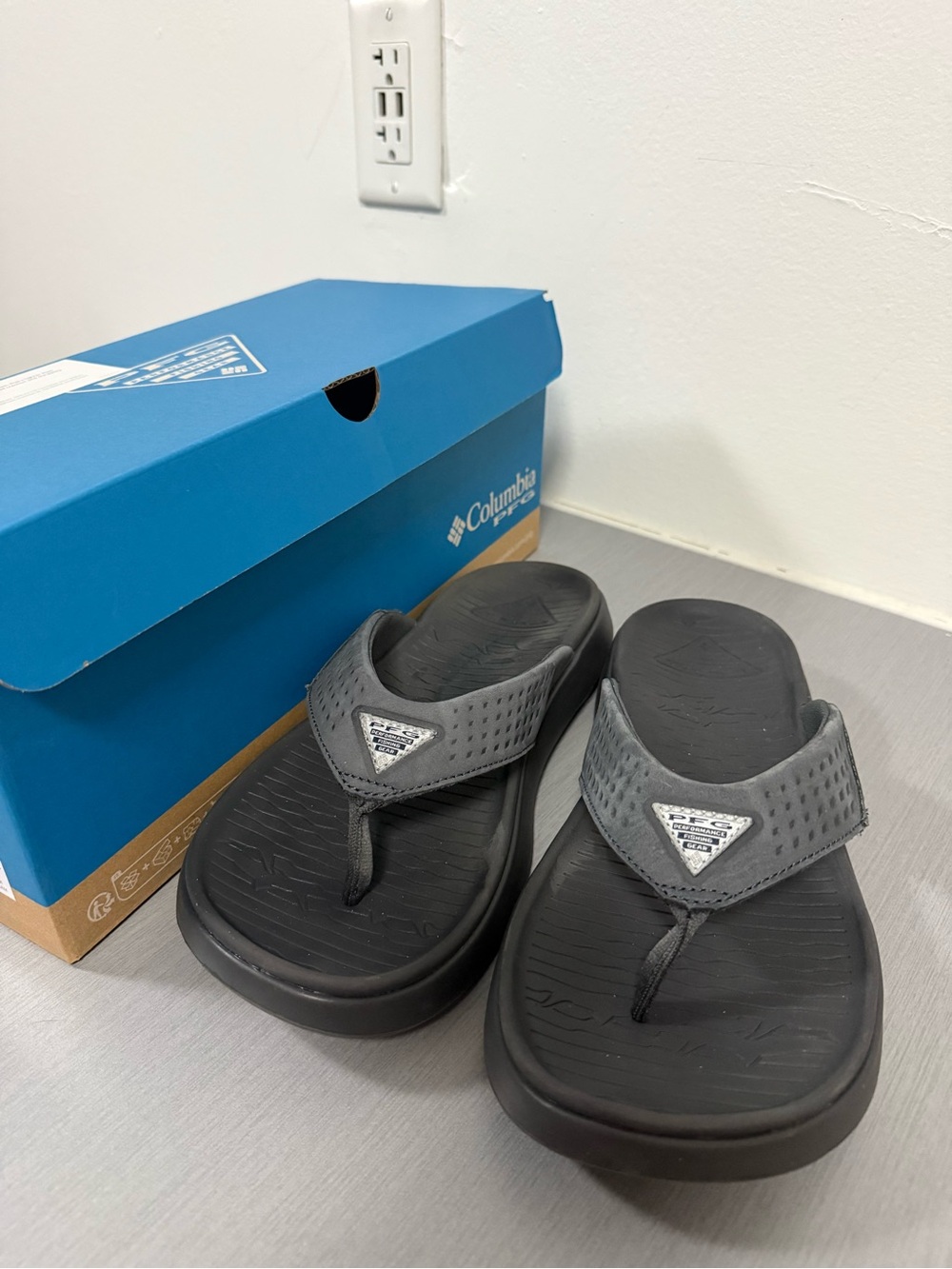 Columbia PFG Boatside Flip Lea Sandals Women’s Size 11 Gray